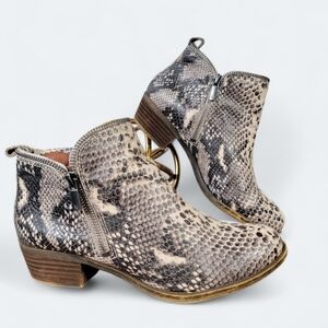 Lucky Brand Snakeskin Print Leather Bartalino zipper ankle boots Size 7.5